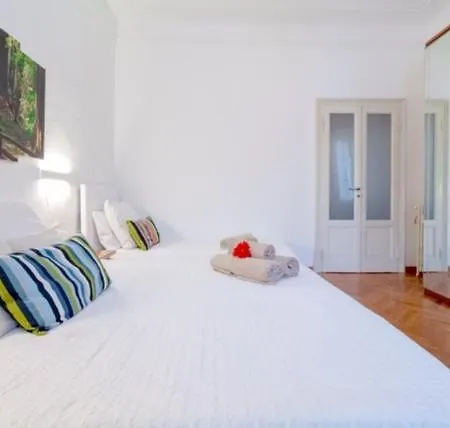 Alessia's Flat- Loreto 2 Milaan
